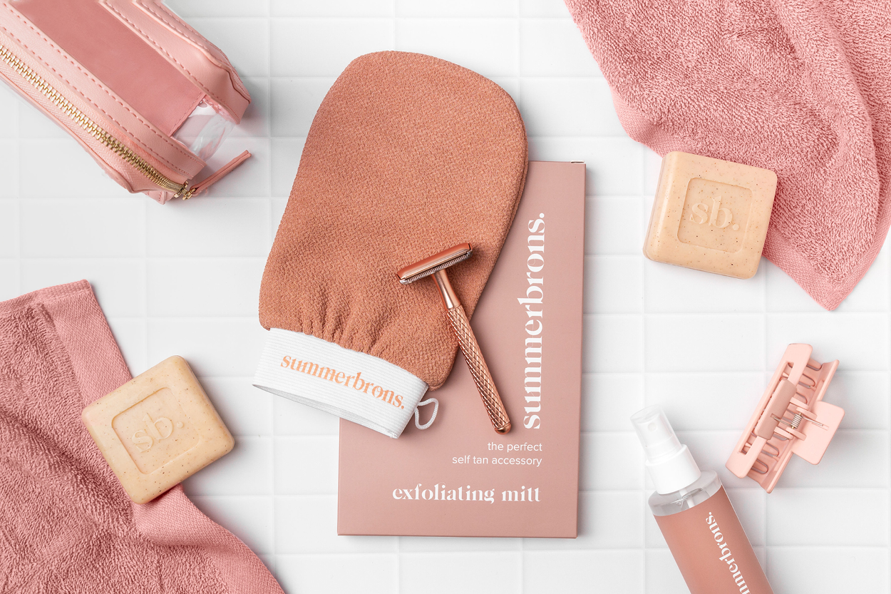 PREP your skin with the summerbrons. Exfoliating Glove